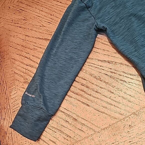 Teal hooded shirt quick-dri size 6-6X - Picture 6 of 10